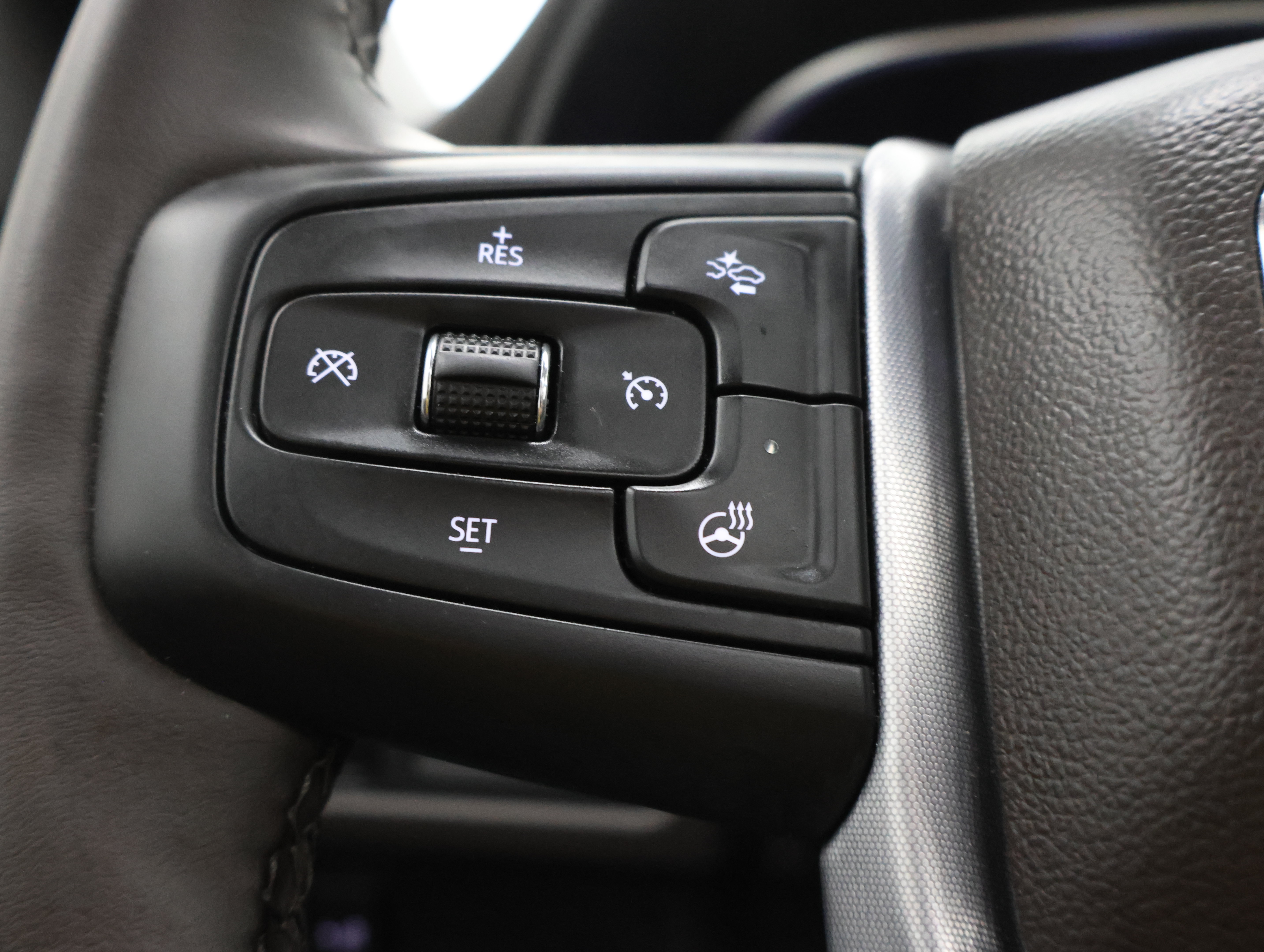 Used 2023 GMC Yukon SLT AWD/4WD image 18