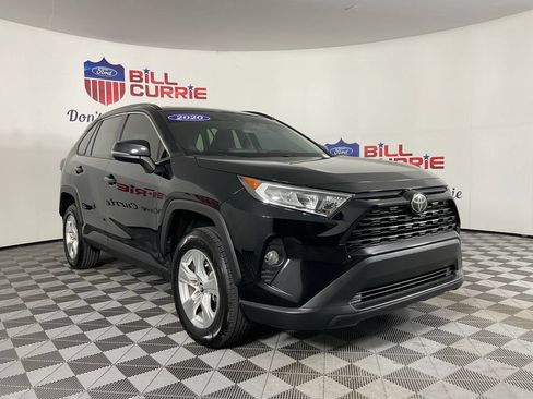 Used 2020 Toyota RAV4 XLE FWD image 1