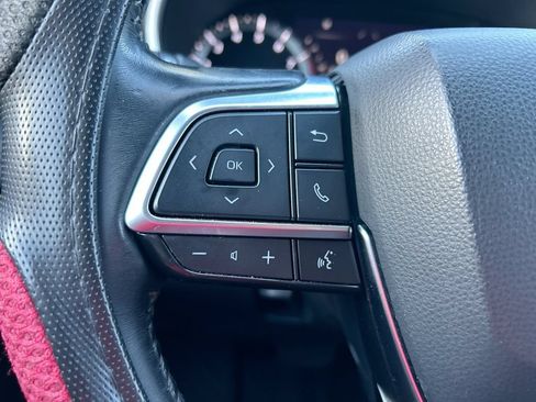 Used 2021 Toyota Highlander XSE FWD image 16