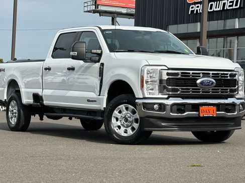 Used 2024 Ford F250 XLT AWD/4WD image 2