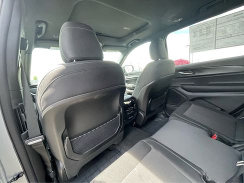 New 2025 Jeep Grand Cherokee L Laredo w/ Luxury Tech Group I image 24