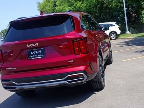 Certified 2023 Kia Sorento SX AWD/4WD image 2