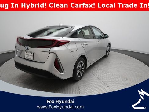 Used 2017 Toyota Prius Prime Premium image 34
