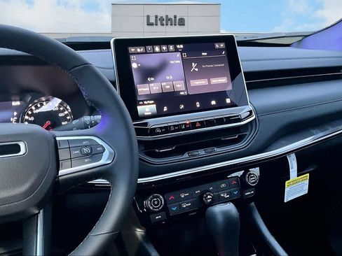 New 2026 Jeep Compass Latitude image 16