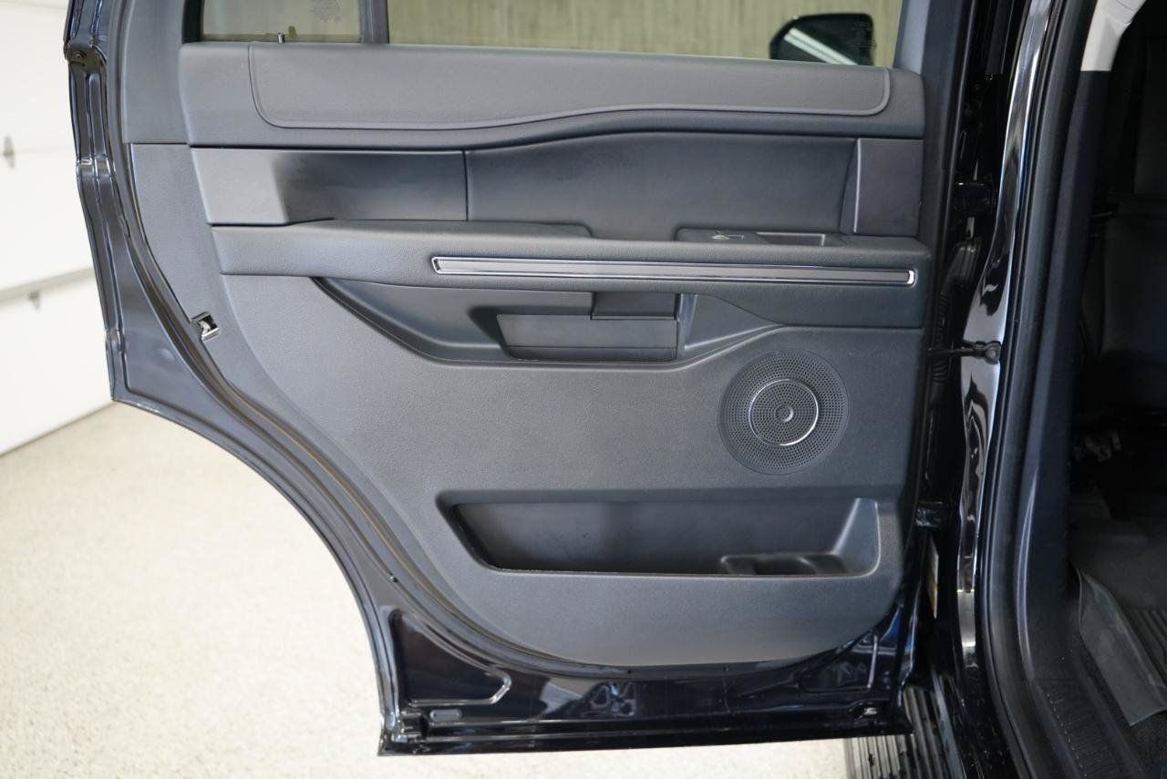 Used 2023 Ford Expedition XLT AWD/4WD image 36