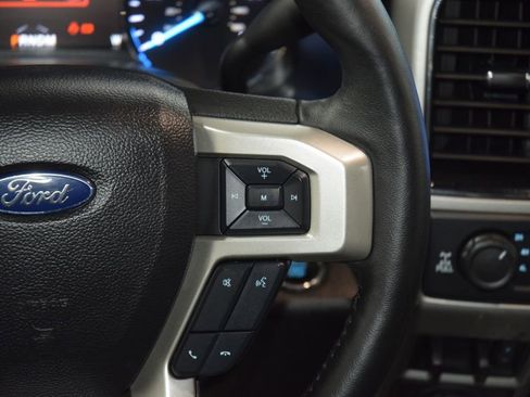 Used 2021 Ford F250 Lariat w/ Lariat Ultimate Package AWD/4WD image 38