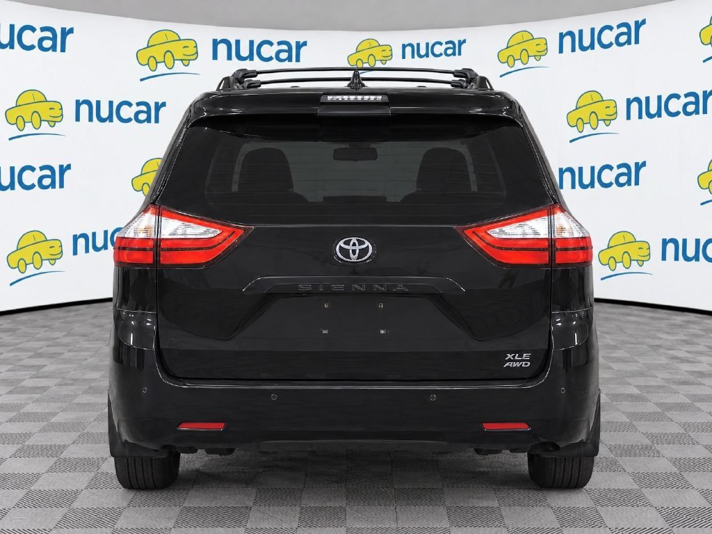 Used 2018 Toyota Sienna XLE w/ XLE Navigation Package AWD/4WD image 7