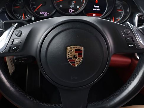 Used 2016 Porsche Panamera 4 image 19