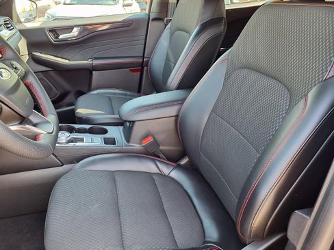 Used 2023 Ford Escape ST-Line Select w/ Tech Pack #2 AWD/4WD image 3