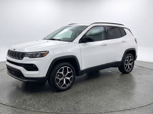 Used 2025 Jeep Compass Limited AWD/4WD image 3