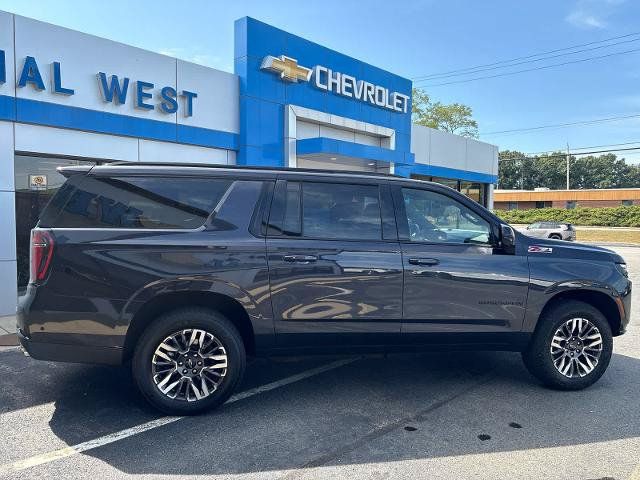 Used 2026 Chevrolet Suburban Z71 AWD/4WD image 4