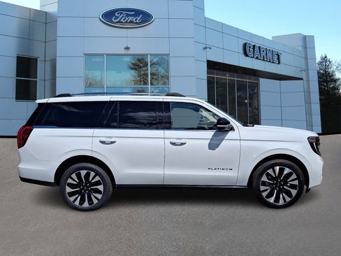 Certified 2025 Ford Expedition Platinum w/ Driver's Package AWD/4WD image 10