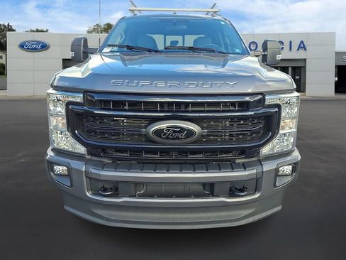 Used 2022 Ford F250 XLT w/ Black Appearance Package AWD/4WD image 2