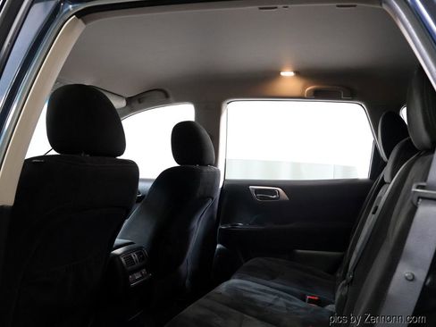 Used 2014 Nissan Pathfinder SV image 15