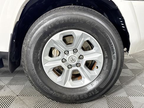 Used 2022 Toyota 4Runner SR5 RWD image 31