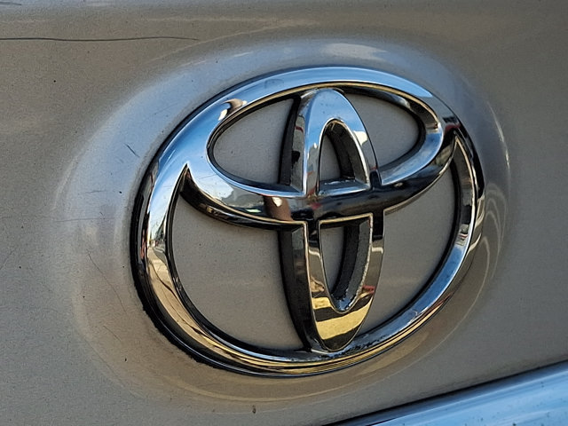 Used 2011 Toyota Corolla LE w/ Preferred Accessory Pkg FWD image 28