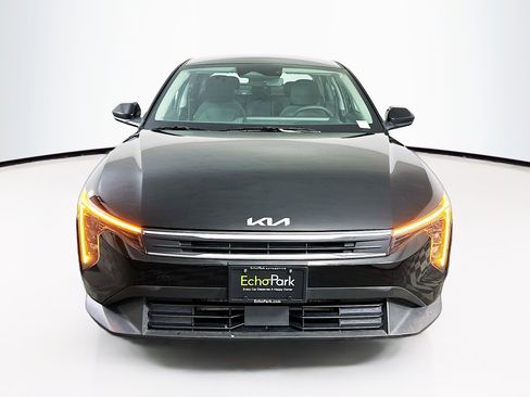 Used 2025 Kia K4 LXS image 2