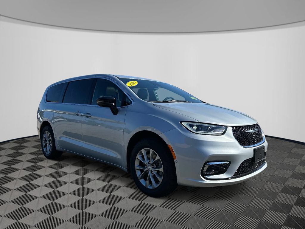 Used 2026 Chrysler Pacifica Select AWD/4WD image 7