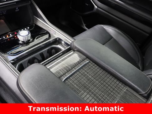 Used 2022 Jeep Wagoneer Series III w/ Premium Group I image 18