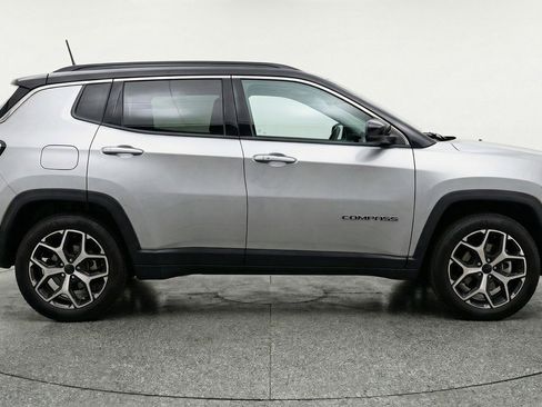 Used 2025 Jeep Compass Limited AWD/4WD image 11