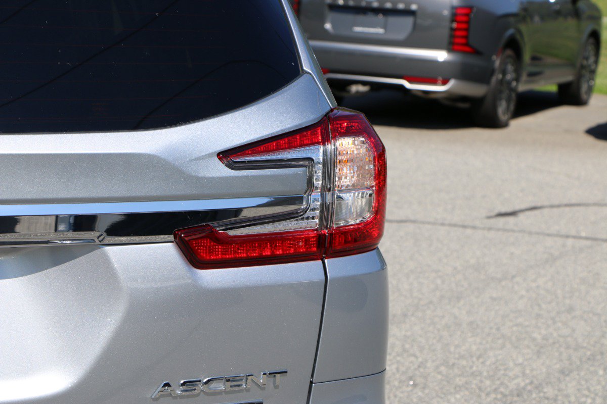 Used 2026 Subaru Ascent Limited AWD/4WD image 7