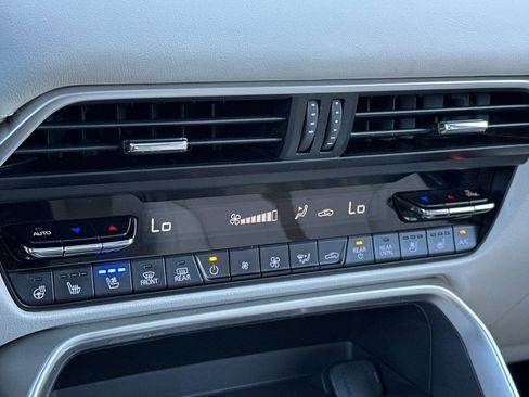 Used 2024 MAZDA CX-90 Plug-In Hybrid w/ Premium Plus image 22