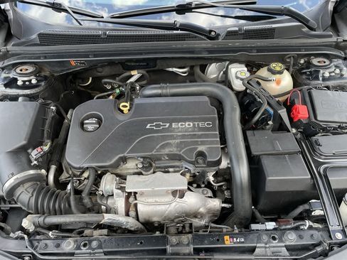 Used 2018 Chevrolet Malibu LT FWD image 29