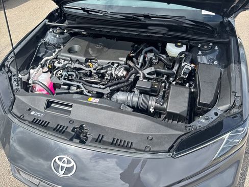 Used 2025 Toyota Camry XLE AWD/4WD image 42