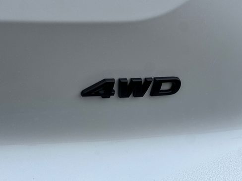 New 2025 Nissan Pathfinder SV w/ SV Premium Package image 34