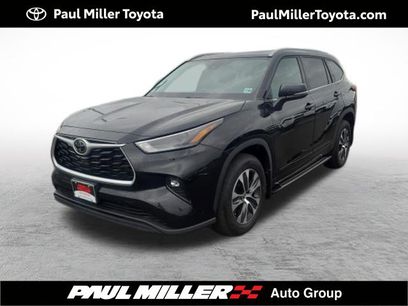 Used 2022 Toyota Highlander XLE