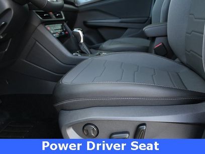 New 2025 Volkswagen Taos SE