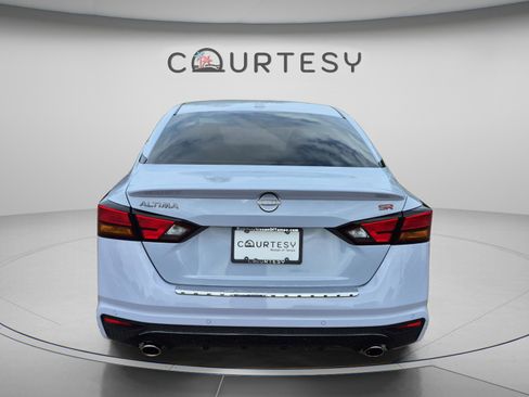 Certified 2023 Nissan Altima 2.5 SR FWD image 6