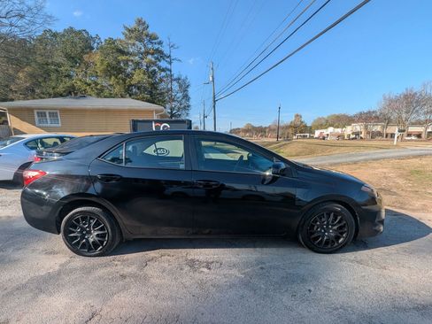 Used 2019 Toyota Corolla LE image 4