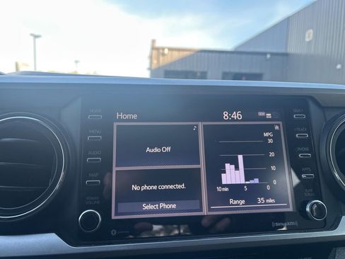 Used 2021 Toyota Tacoma SR5 w/ Trail Edition image 14