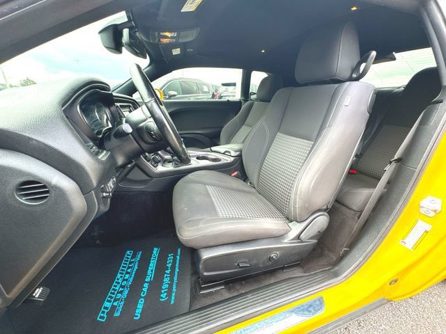 Used 2018 Dodge Challenger R/T w/ Driver Convenience Group RWD image 19