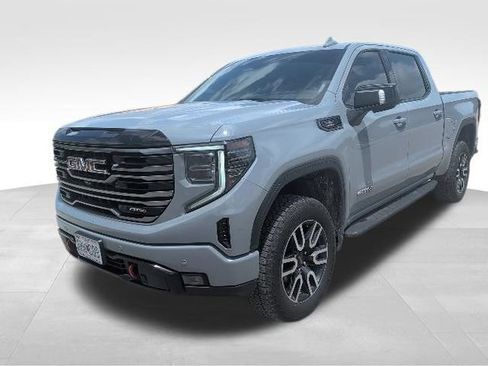 Used 2025 GMC Sierra 1500 AT4 w/ AT4 Premium Package AWD/4WD image 9
