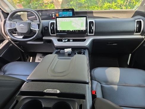 Certified 2025 Ford Expedition Active RWD image 2