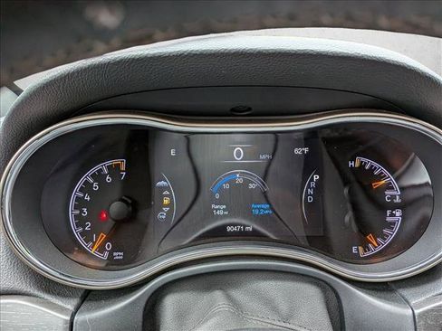 Used 2016 Jeep Grand Cherokee Limited w/ Luxury Group II image 11