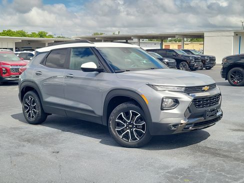 Used 2023 Chevrolet TrailBlazer ACTIV w/ Sun and Liftgate Package AWD/4WD image 32