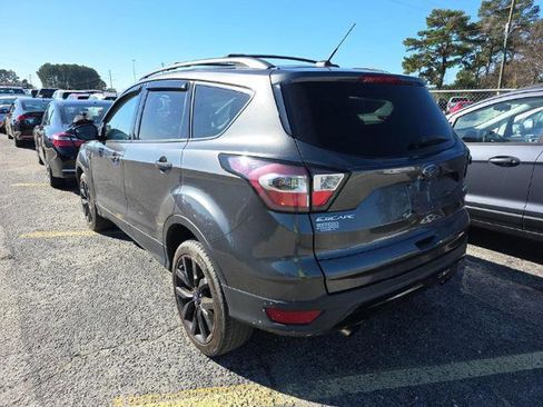 Used 2017 Ford Escape SE w/ SE Sport Appearance Package FWD image 6