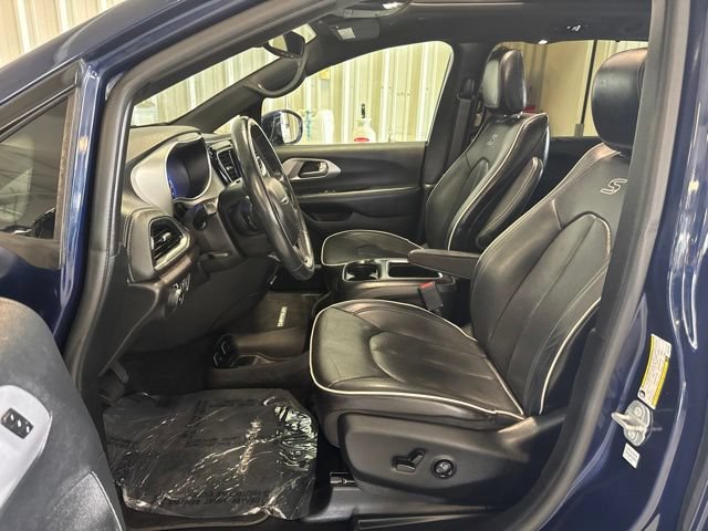 Used 2019 Chrysler Pacifica Limited w/ Advanced Safetytec Group FWD image 36