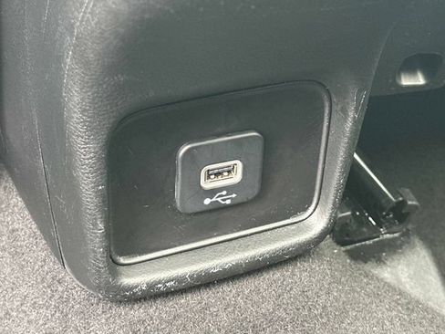 Used 2021 Jeep Compass Latitude w/ Sun and Sound Group AWD/4WD image 18
