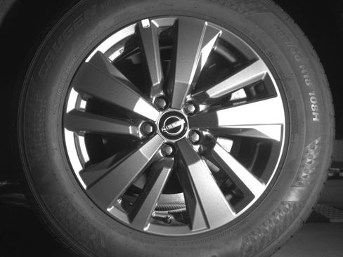 Used 2025 Nissan Pathfinder SV image 14