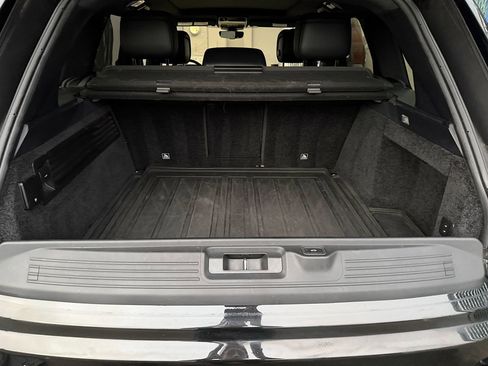 Used 2018 Land Rover Range Rover image 9