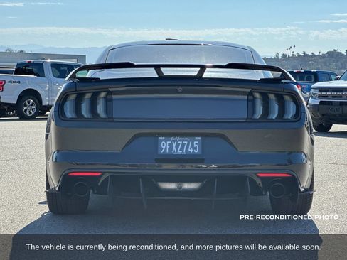 Used 2017 Ford Mustang GT w/ Black Accent Package RWD image 5