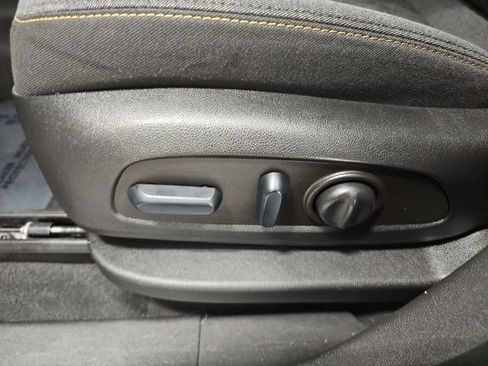 Used 2022 Chevrolet Equinox LT FWD image 16