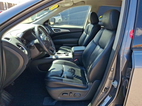 Used 2017 Nissan Pathfinder SL image 14