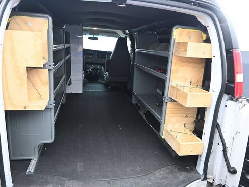 Used 2016 Chevrolet Express 2500 RWD image 14