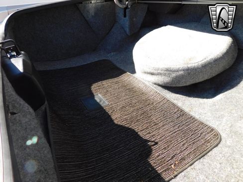 Used 1991 Cadillac Brougham image 20