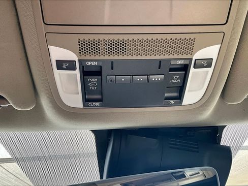 Used 2018 Acura MDX FWD image 36